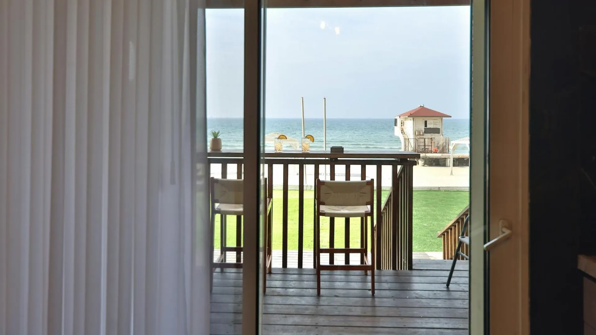 Apartament שקיעה בים - דירות נופש יוקרתיות עם ג'קוזי ונוף לים - יש מקלט בבניין Hajfa